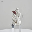 Escultura Mulher Lendo Livro  473  Casa Farfelle