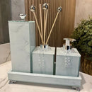 Kit Lavabo Mármore Fior com Porta Escova Grande Artificio Lar  Kit Lavabo Mármore Fior com Porta Escova Grande e Decoração Completa Bandeja 25x10  Casa Farfelle