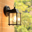 Luminária Europeia Retro de Parede - Ilumine Exteriores 42 (Iluminação)  Casa Farfelle