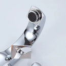 Torneira de Metal Brilhante para Banheiro com Saída de Água Fria Casa Farfelle  175  Casa Farfelle