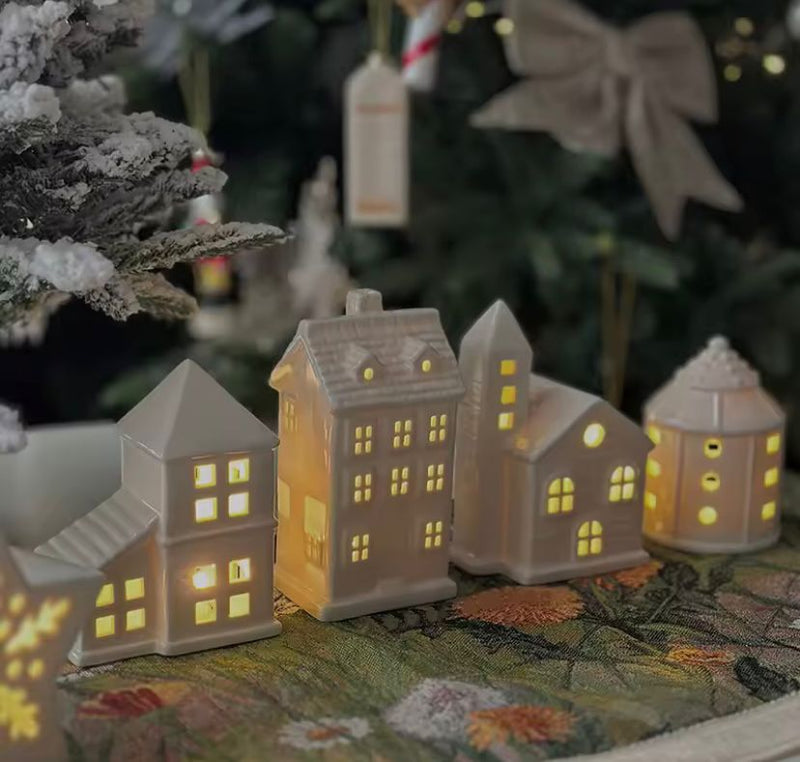 2025 Vila de Natal com Enfeites Luminosos De Natal , Casa De Cerâmica Nórdica