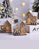 Casa de Madeira de Natal com Luz LED Produto de Natal 155 Casa Farfelle 
