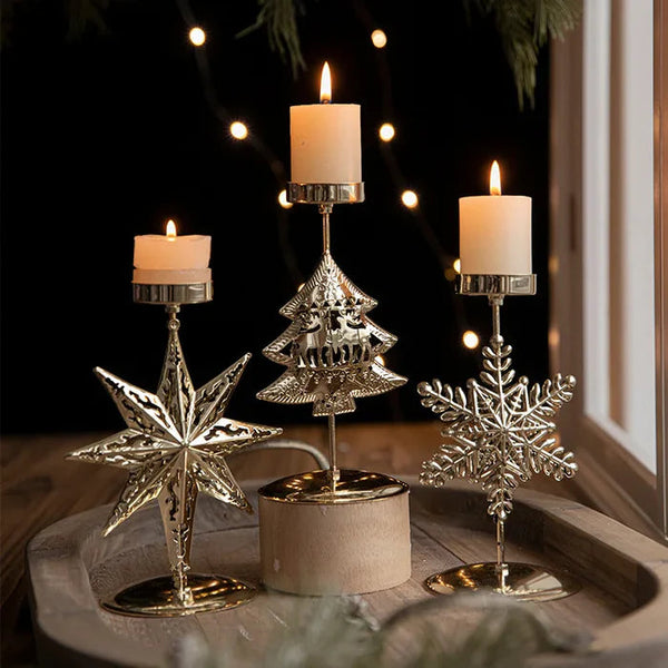 Castiçal de Ferro Dourado com Decoração Natalina - Casa Farfelle