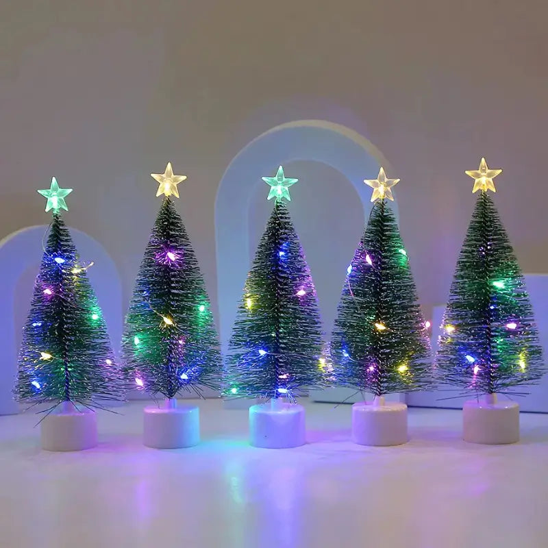 Enfeite de Natal Mini Árvore com LED - Casa Farfelle
