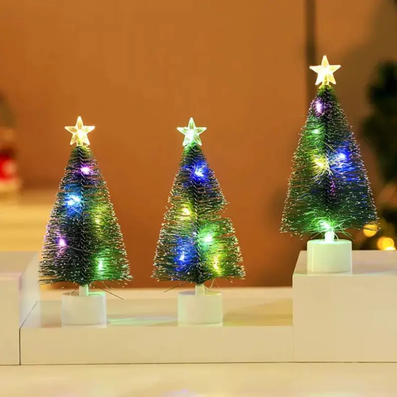 Enfeite de Natal Mini Árvore com LED - Casa Farfelle