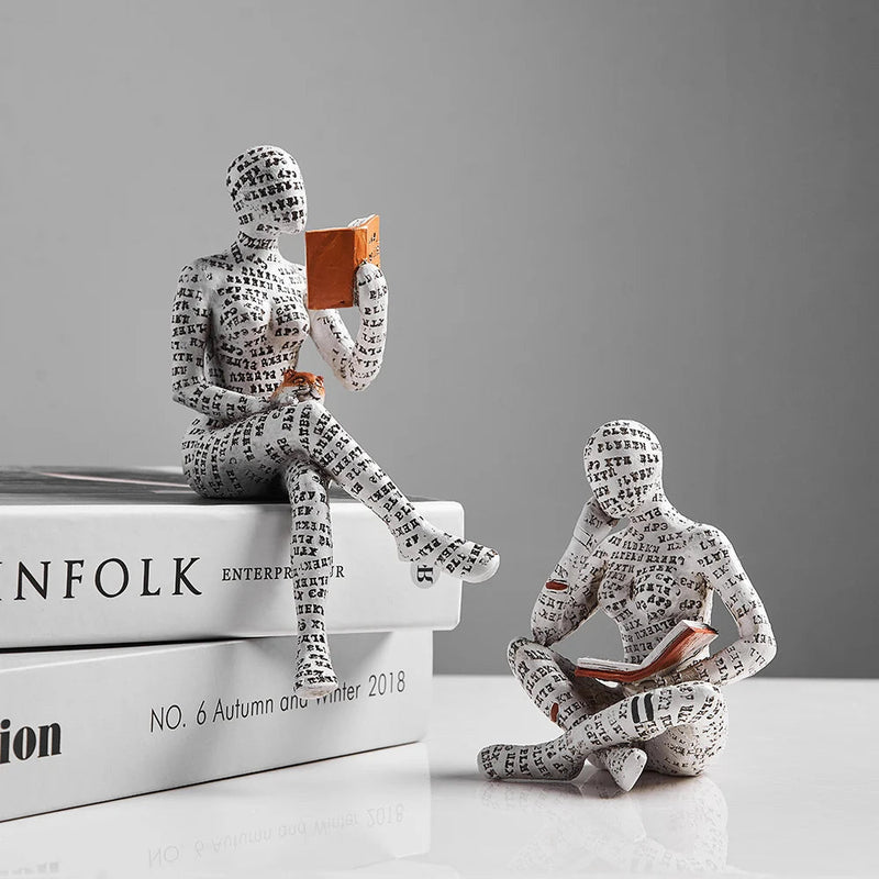 Escultura Mulher Lendo Livro - Casa Farfelle