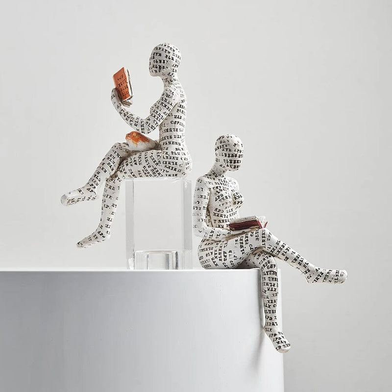 Escultura Mulher Lendo Livro - Casa Farfelle