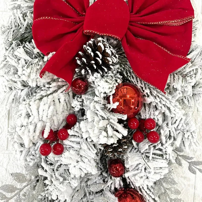 Guirlanda de Natal com Rattan Nevada para Porta Lenogue - Casa Farfelle