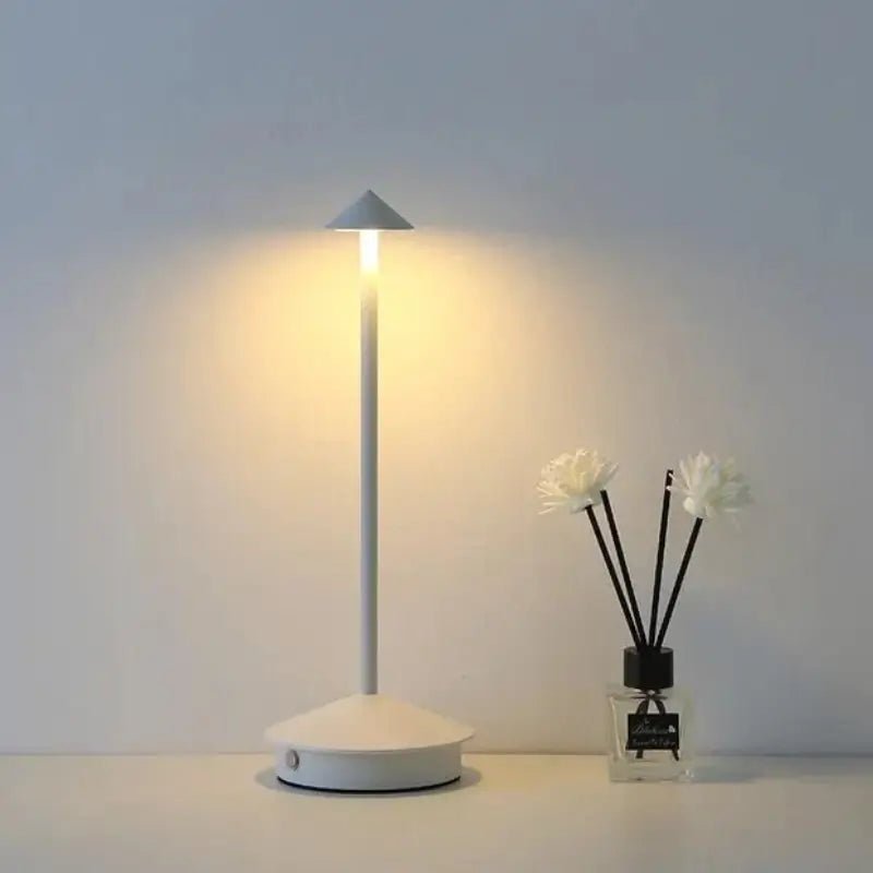 Luminária de Mesa Decorativa Sem Fio Recarregável - Casa Farfelle