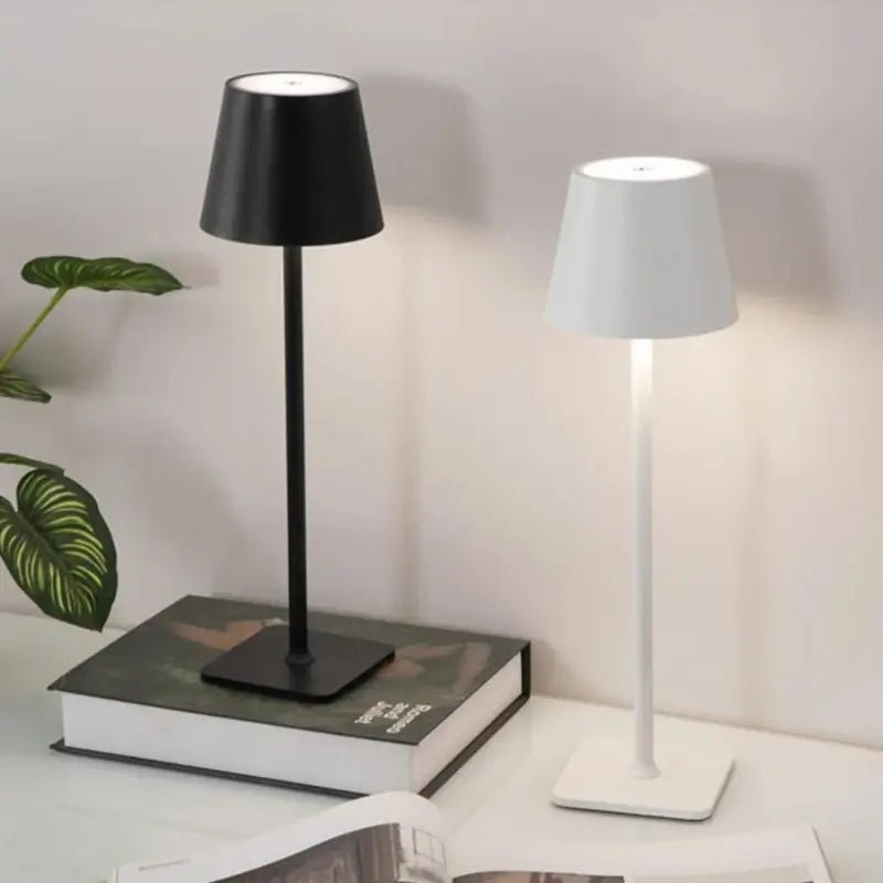 Luminária de Mesa Vellum - Casa Farfelle