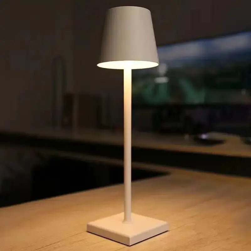 Luminária de Mesa Vellum - Casa Farfelle