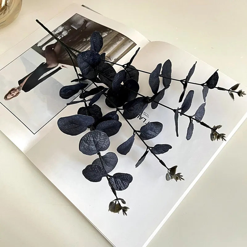 Ramos de Folhas de Eucalípto Artificiais Negros para Decoração 5 Peças - Casa Farfelle